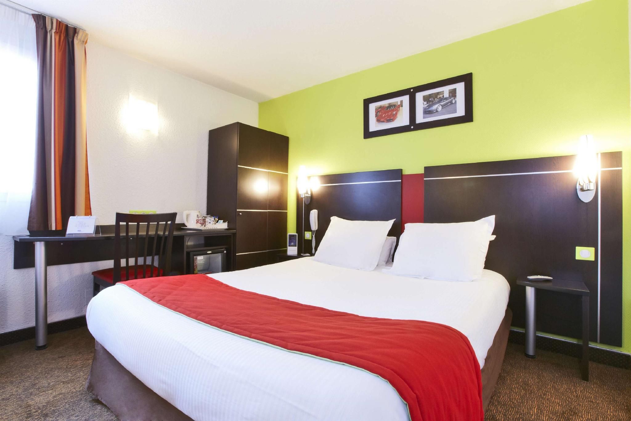 Standard Room - 1 Double Bed