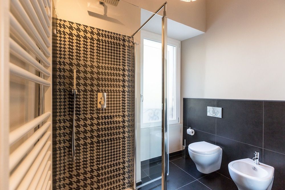 Palazzo Baj in Trastevere Luxury Studio Suite, Private Bathroom, River View 15