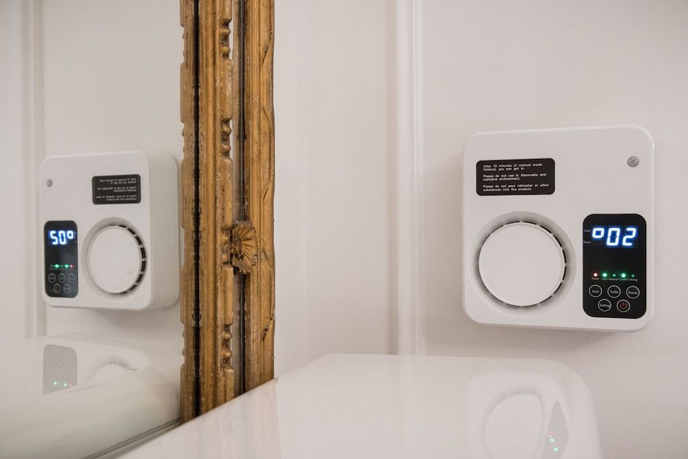 Navona Central Suites Romantic Studio Suite, Hot Tub 16