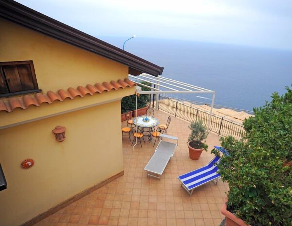 undefined La Mela Blu 10