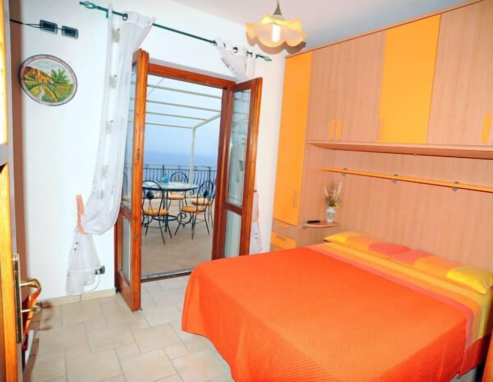 undefined La Mela Blu 2