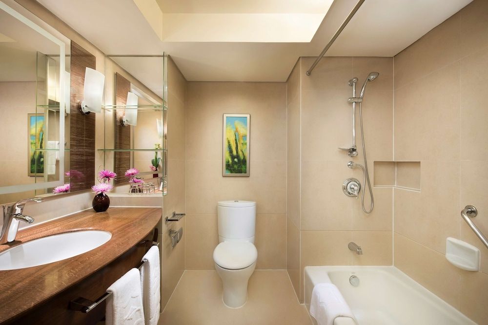 Shangri-La Shenzhen Superior Room, 1 King Bed 7