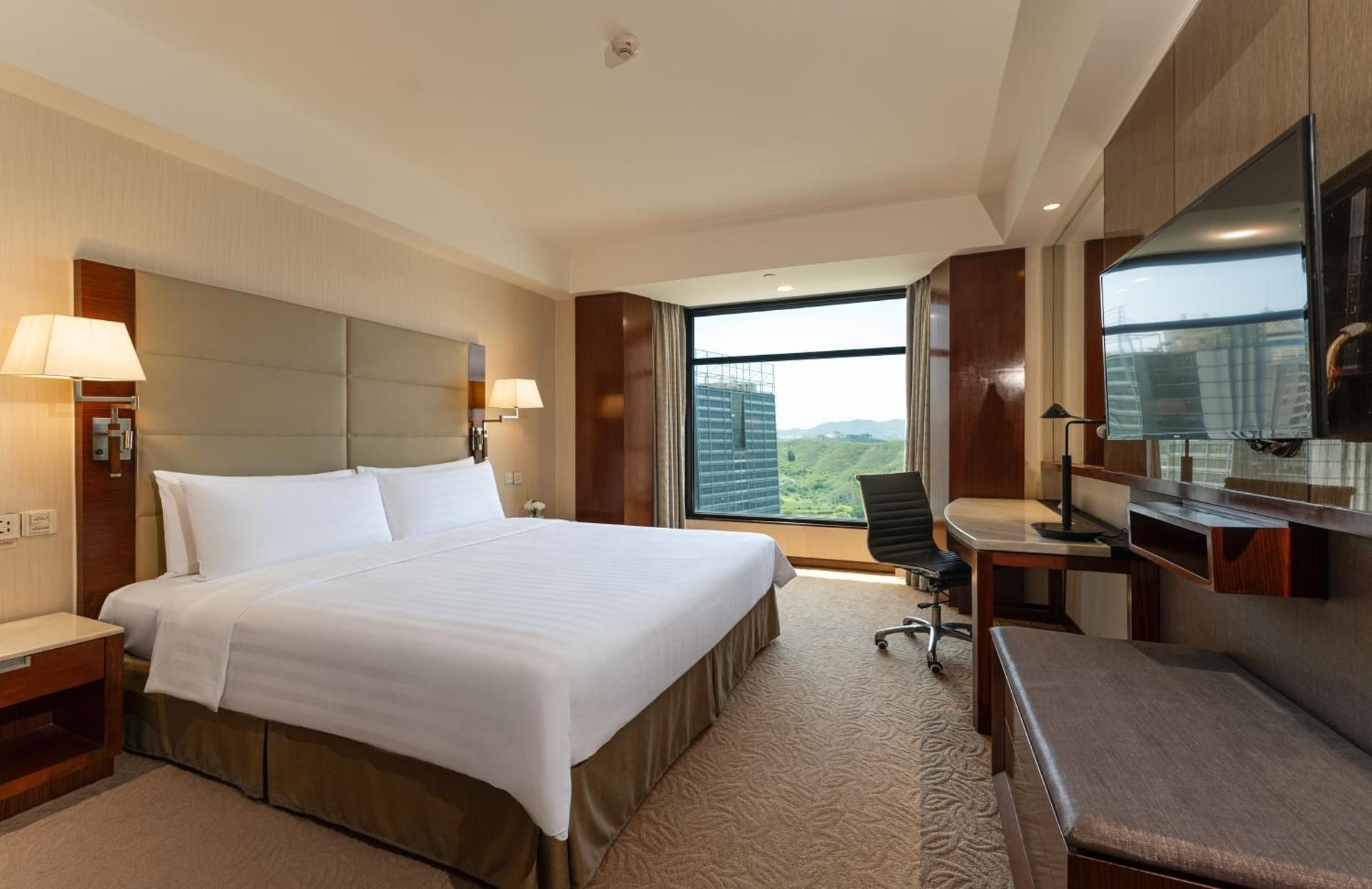 Executive King Suite Room with Club Benefits