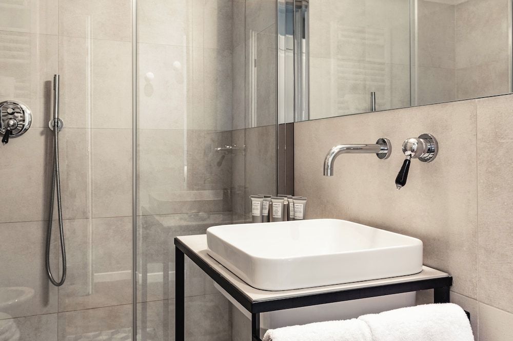 SeeBay Hotel Economy Double or Twin Room 3