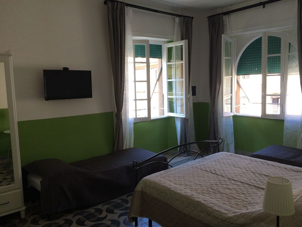 undefined Arches B&B 4