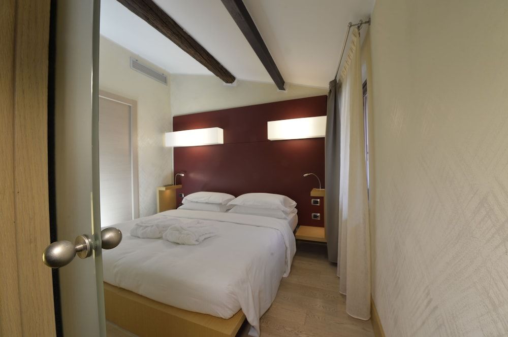 Best Western Hotel Armando Junior Suite, 1 King Bed (Living Room) 3