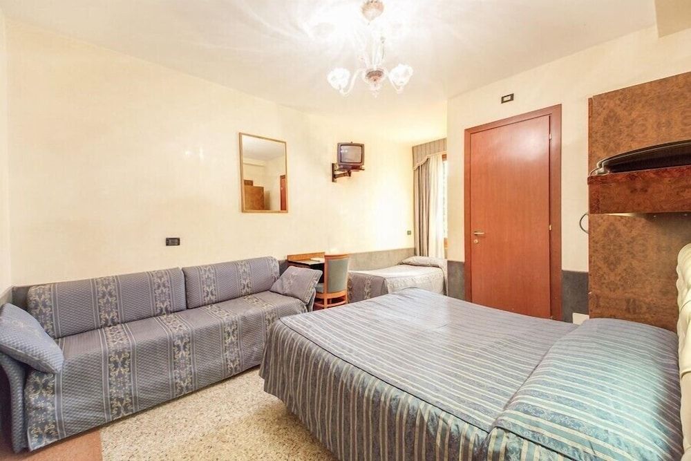 Hotel Atlantide Triple Room, Private Bathroom 2