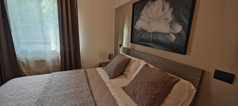 Lazy Bee Camping Village Chalet, 1 Bedroom 2