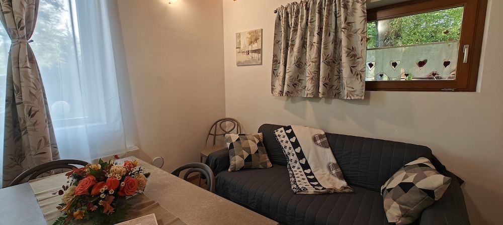 Lazy Bee Camping Village Chalet, 1 Bedroom 11