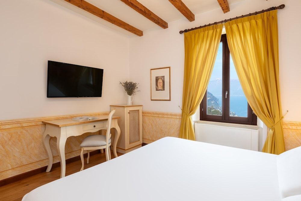 Boutique Hotel Villa Sostaga Suite Dependance Lake View 17