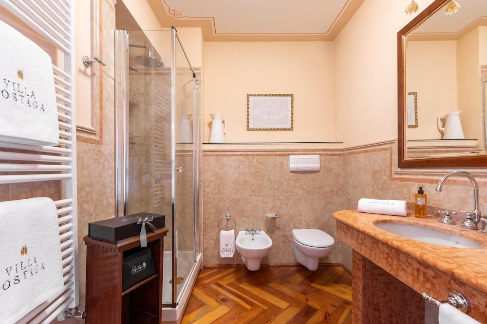 Boutique Hotel Villa Sostaga Signature Room Villa with Terrace and Lake View 8