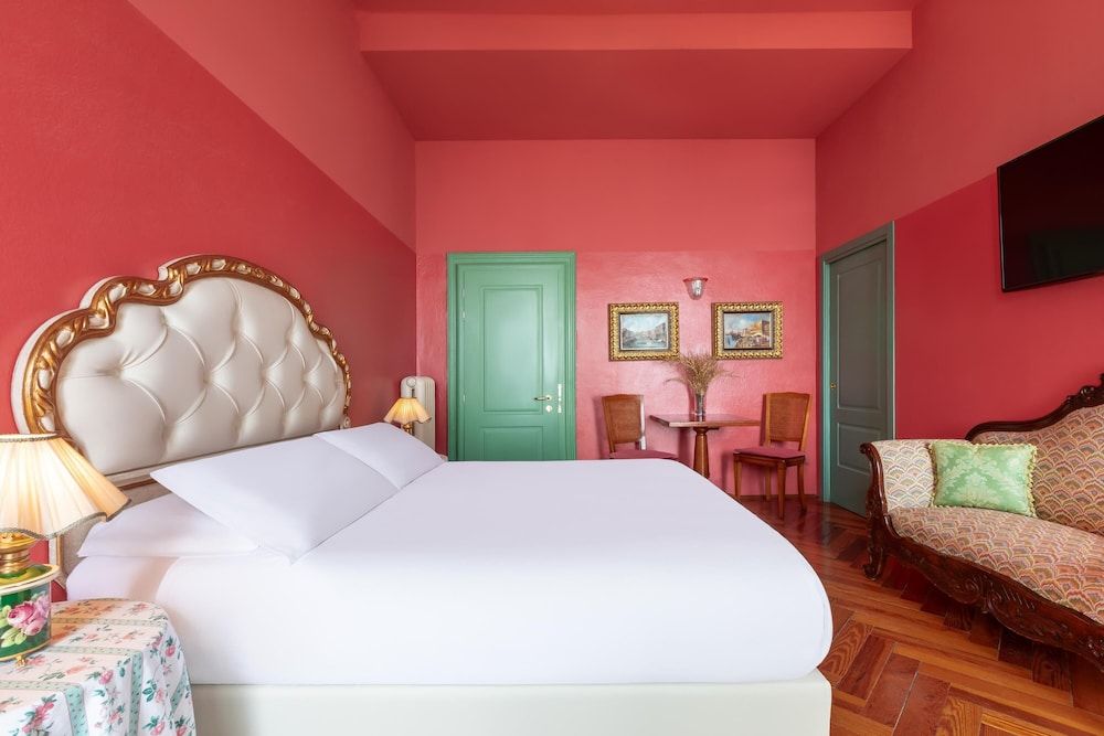 Boutique Hotel Villa Sostaga Signature Room Villa with Terrace and Lake View 13