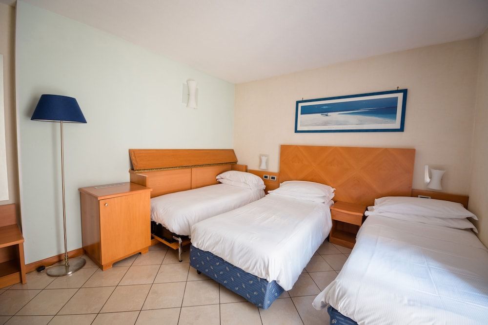 Hotel Centrale Standard Triple Room 7