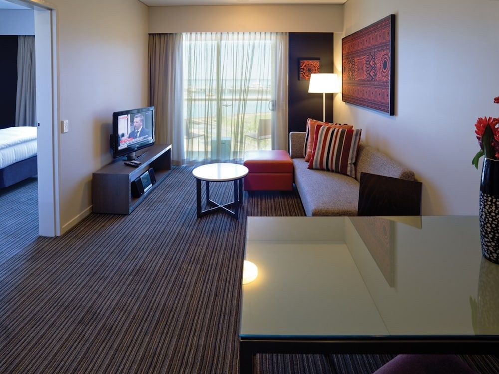 Adina Apartment Hotel Darwin Waterfront Premier Apartment, 1 Bedroom, Partial Ocean View 8