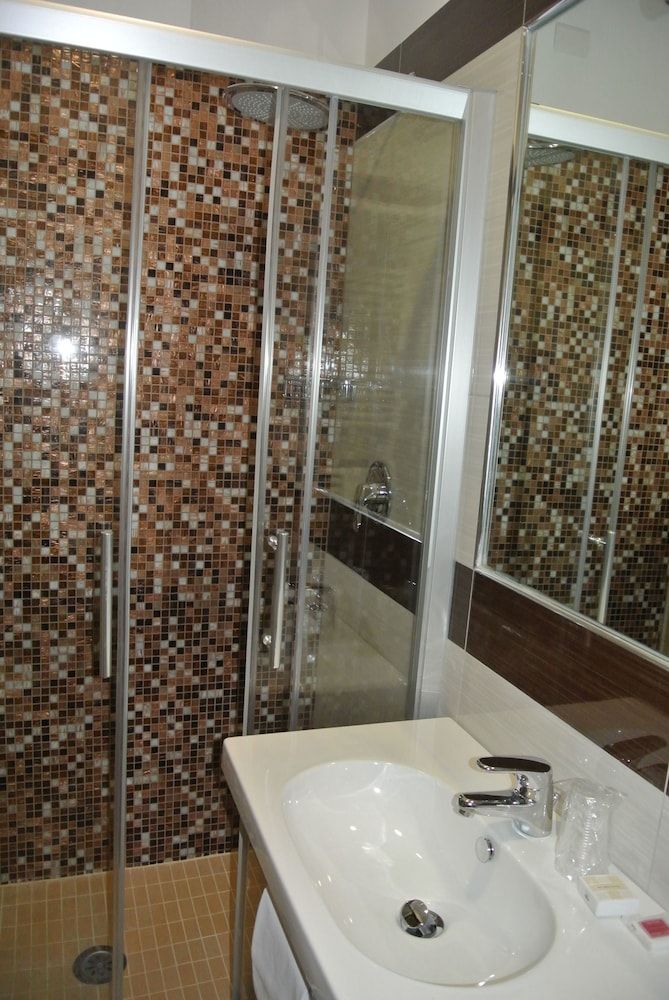 Hotel dei Mille Standard Room, 1 Double or 2 Twin Beds 4