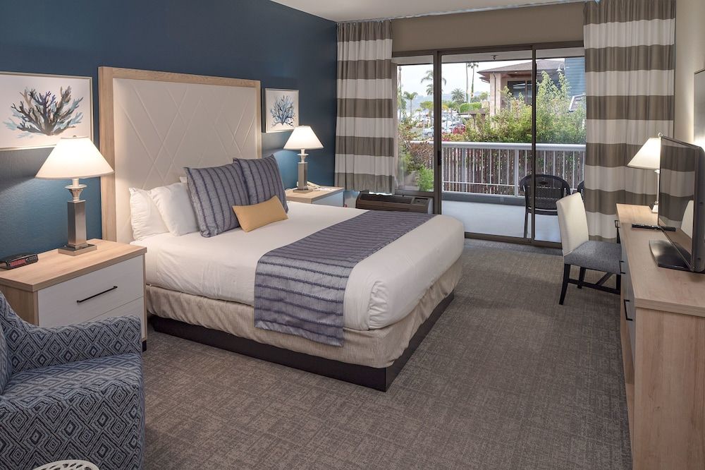 Standard Room, 1 King Bed, Patio, Ground Floor