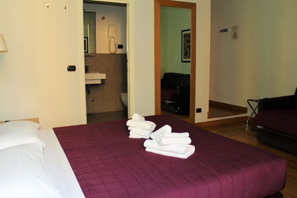 Ferrari Home Double Room 11