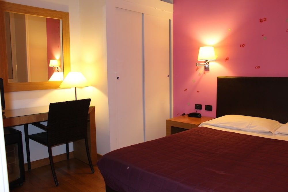 Ferrari Home Double Room 17