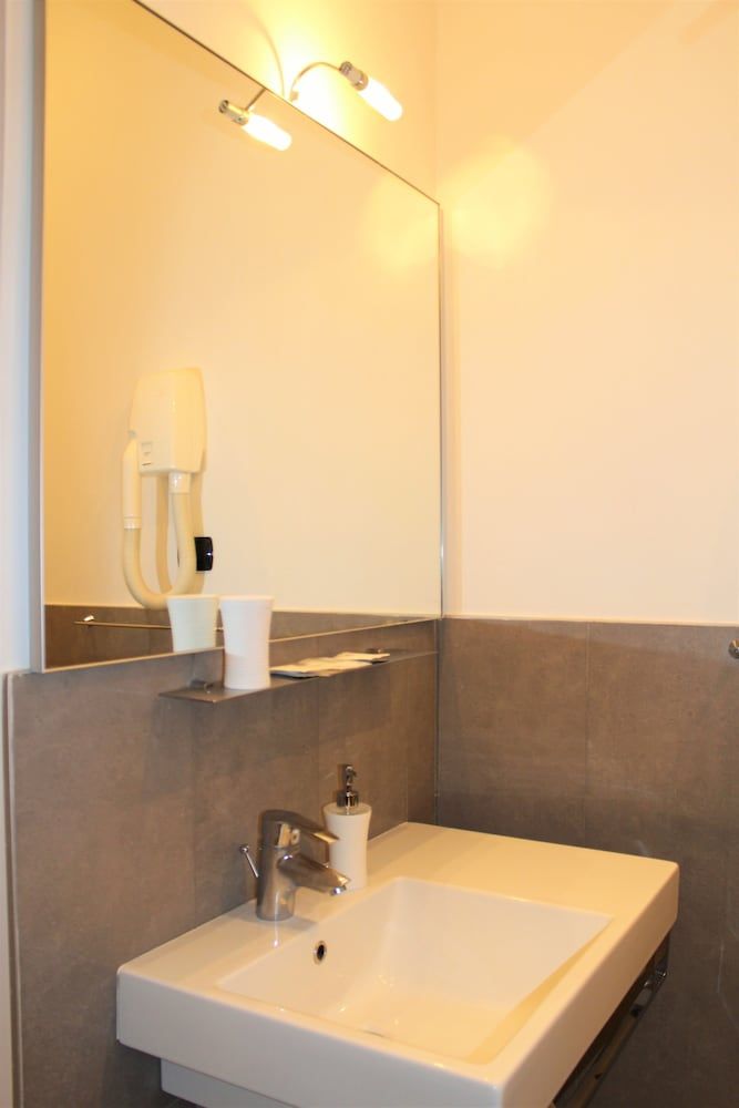 Ferrari Home Double Room 18