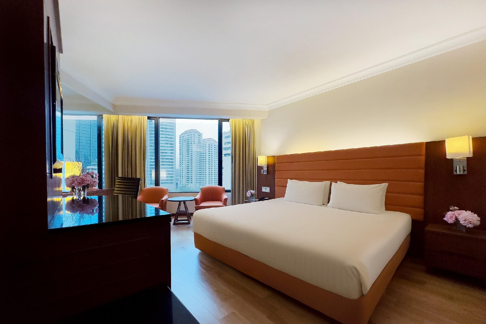 Rembrandt Hotel Bangkok Deluxe King 2