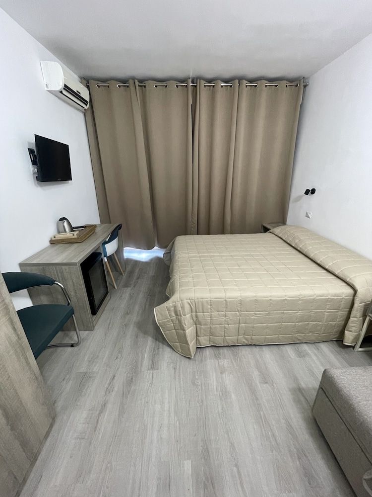 Hotel Anna Siena Nord Classic Double Room 7