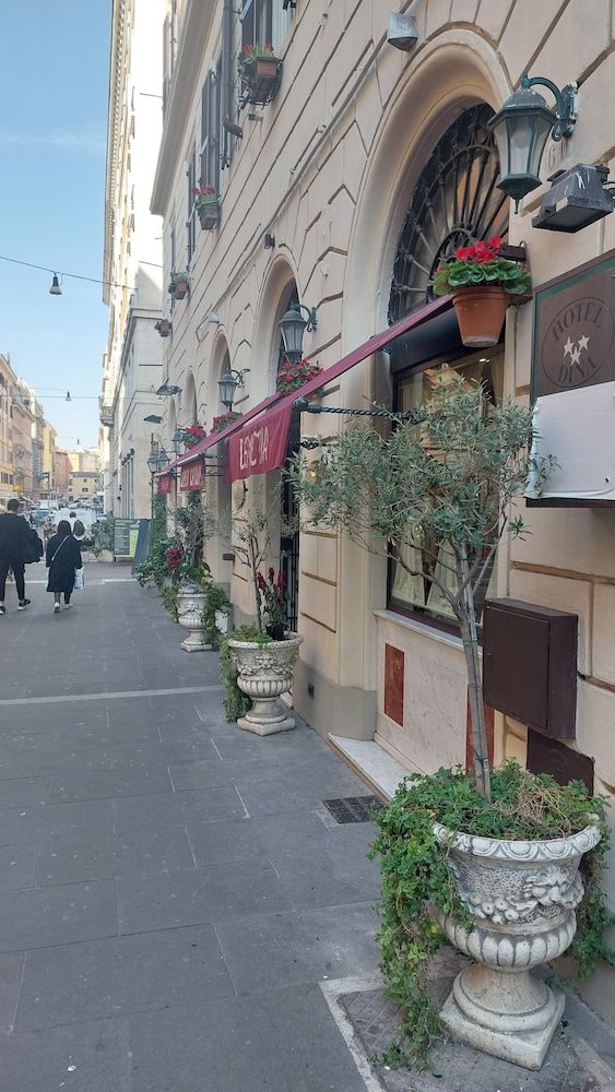 undefined Hotel Dina 9