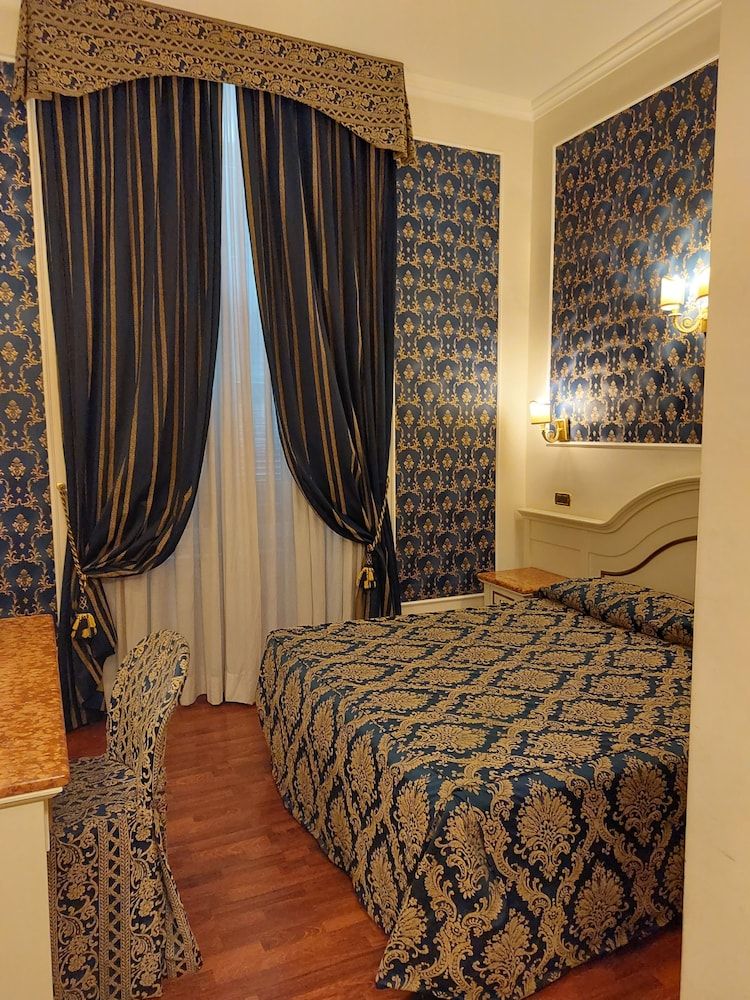 Hotel Dina Double or Twin Room 6