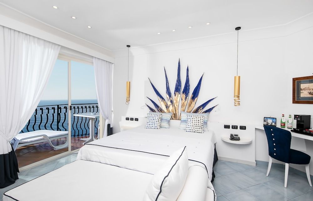Hotel Le Agavi Deluxe Room, 1 Queen Bed, Terrace, Sea View 4