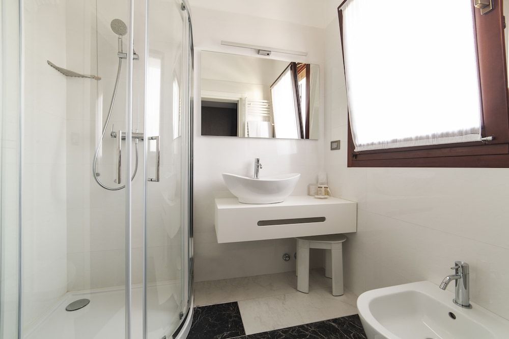 Hotel Doriguzzi Comfort Double Room Single Use 9