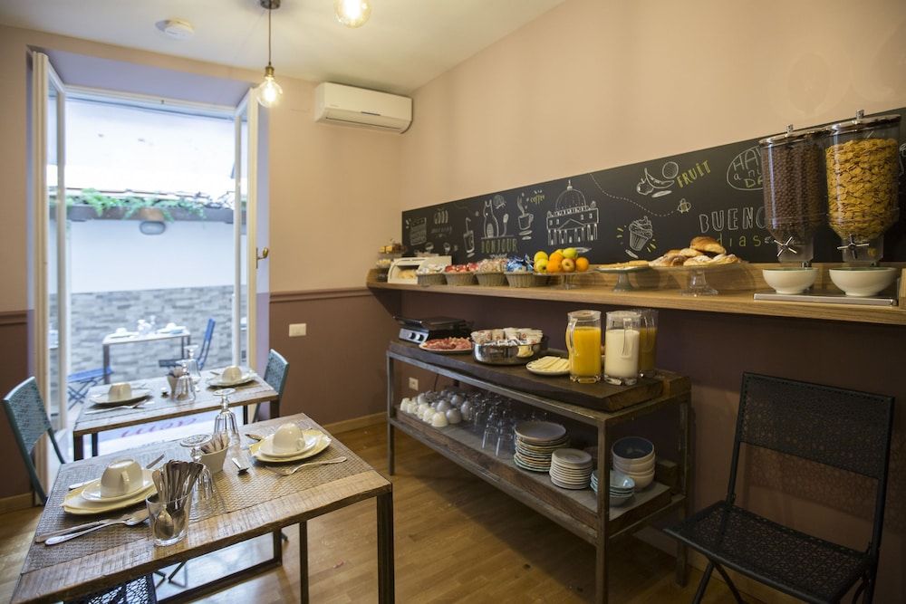 undefined Dem Hotel 7