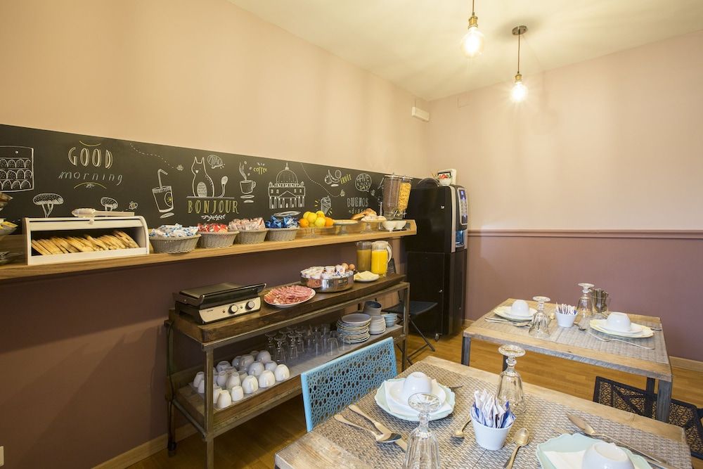 undefined Dem Hotel 10