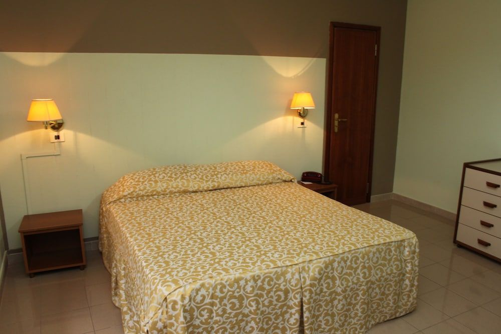 Hotel Plaza Double Room Single Use 2