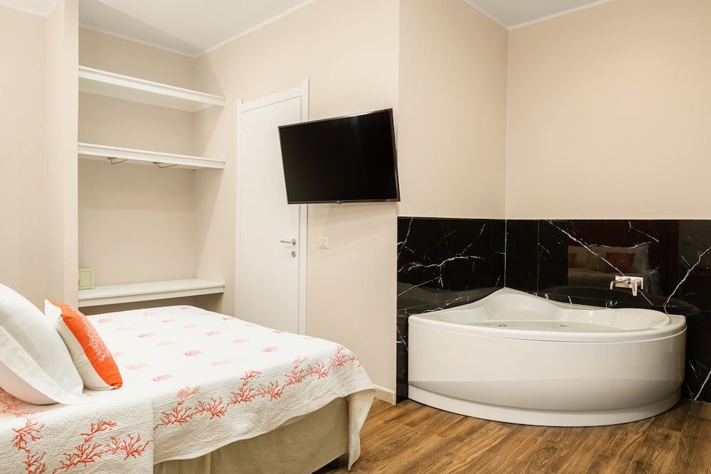 Economy Double Room, 1 Queen Bed