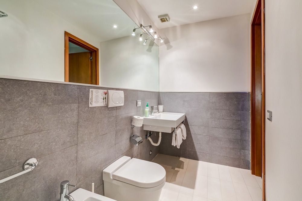 Rovati Guest House Standard Double or Twin Room 18