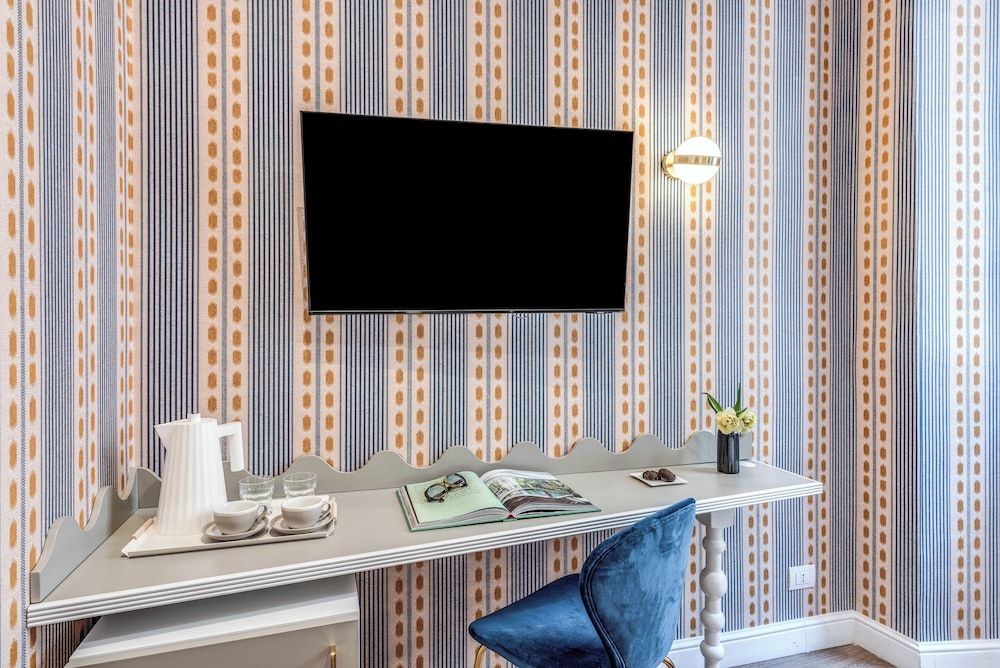 undefined Townhouse Condotti 29 8