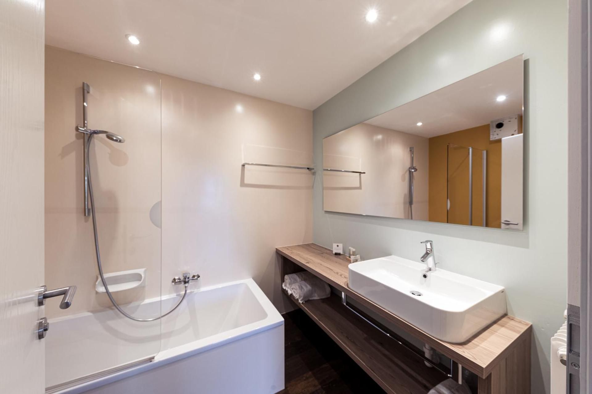 Suite with Garden View