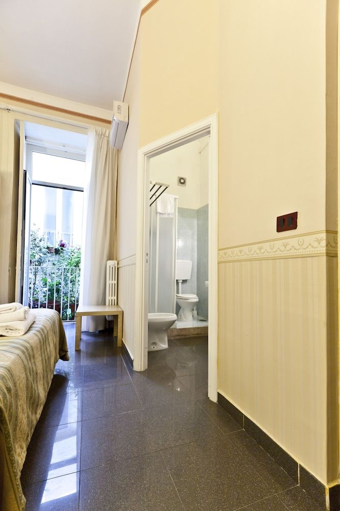 MediNaples Double or Twin Room 4