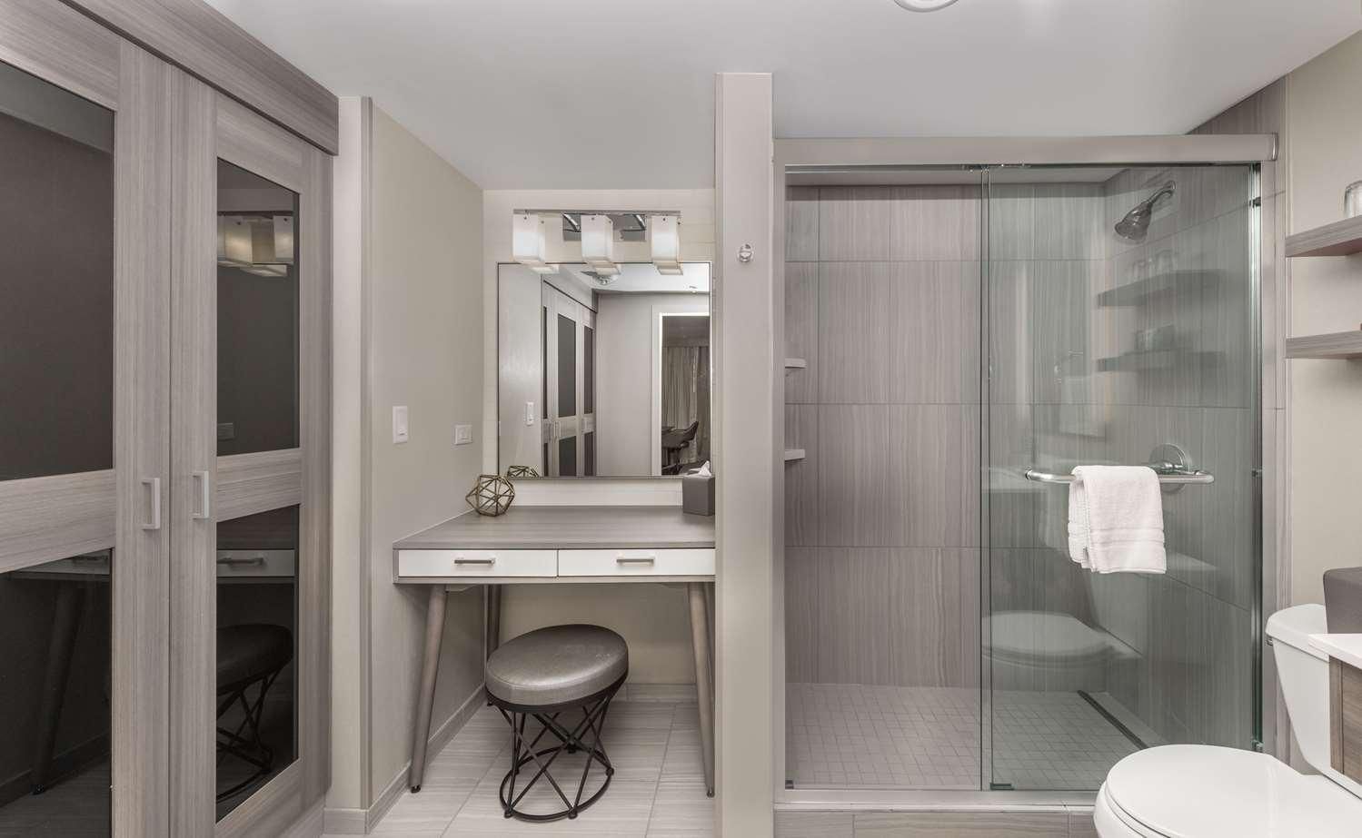 Mobility Accessible One Bedroom View Suite King Roll-In Shower