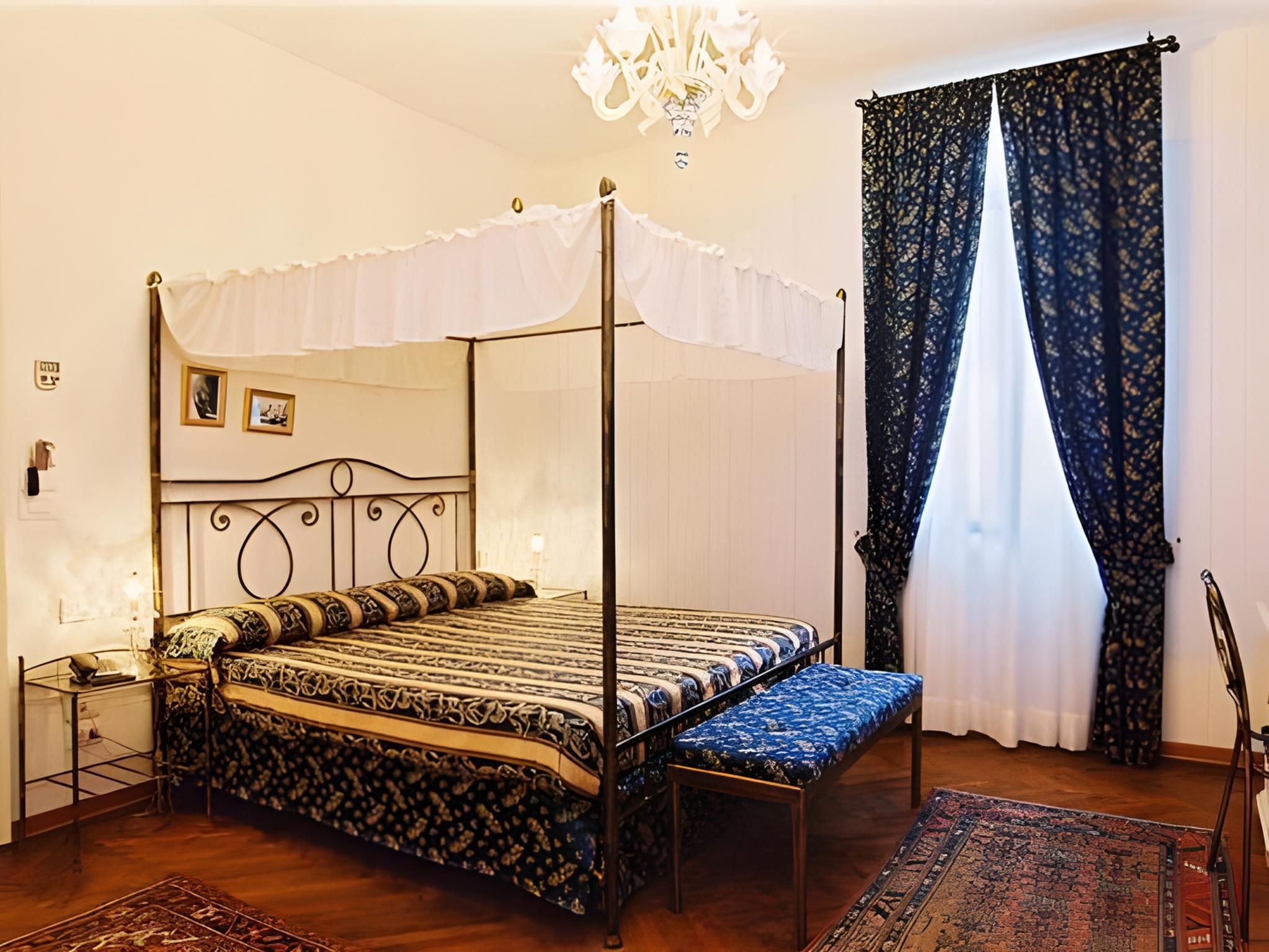 Double Room with Four Poster Bed