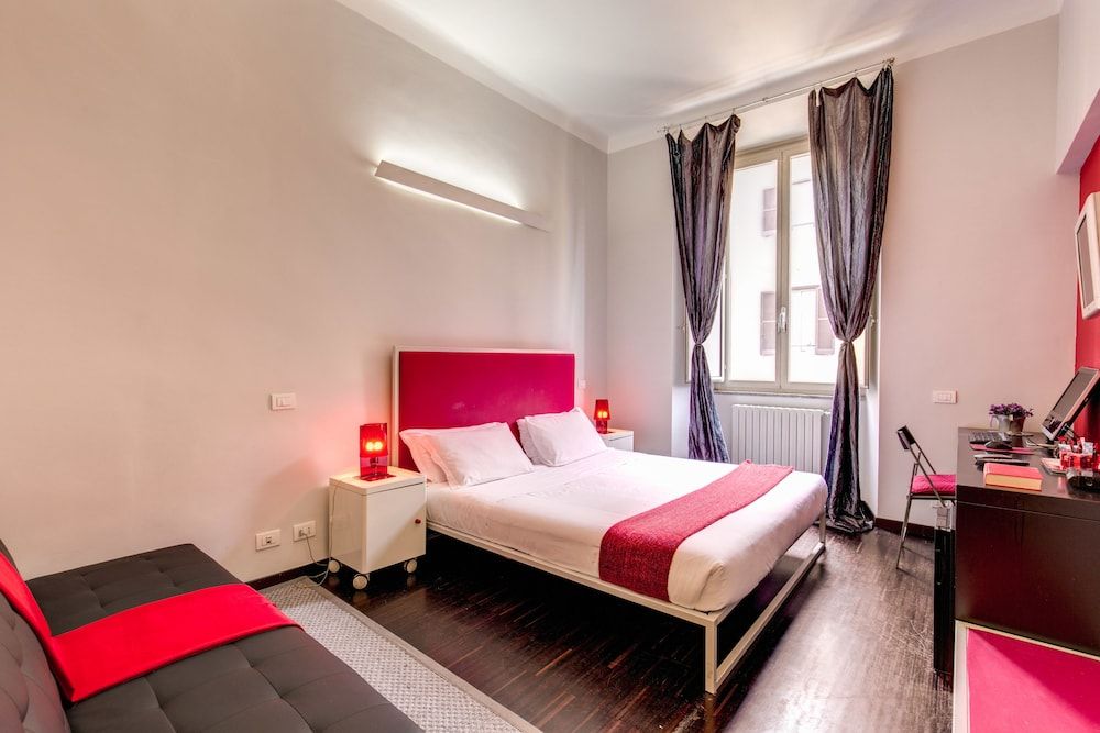 Ecce Roma Suites Classic Triple Room 11