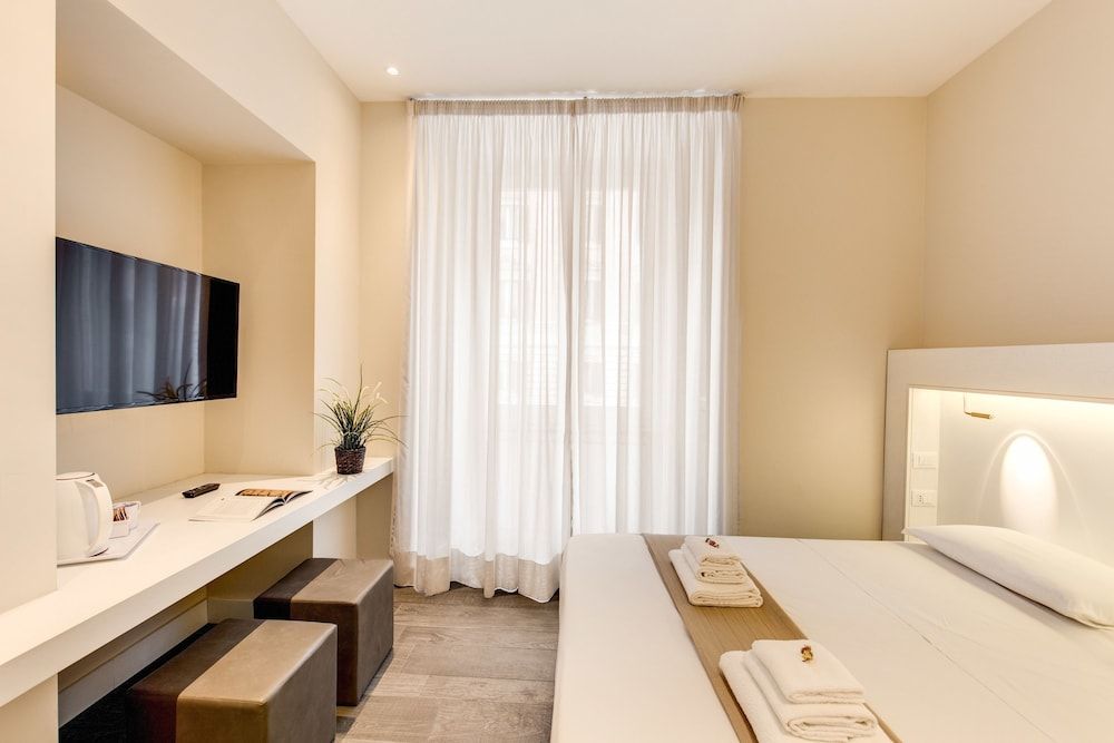 undefined Ecce Roma Suites 10