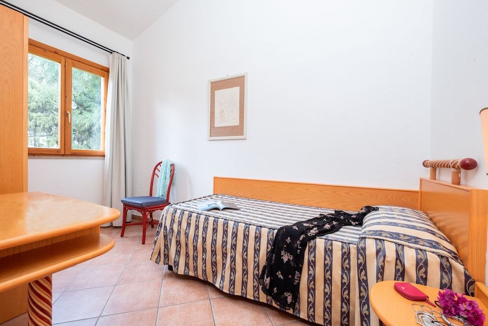 Family Room (2 Adults + 1 Child)