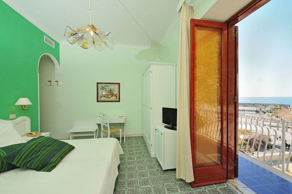 Hotel La Bussola Double or Twin Room, Partial Sea View 2