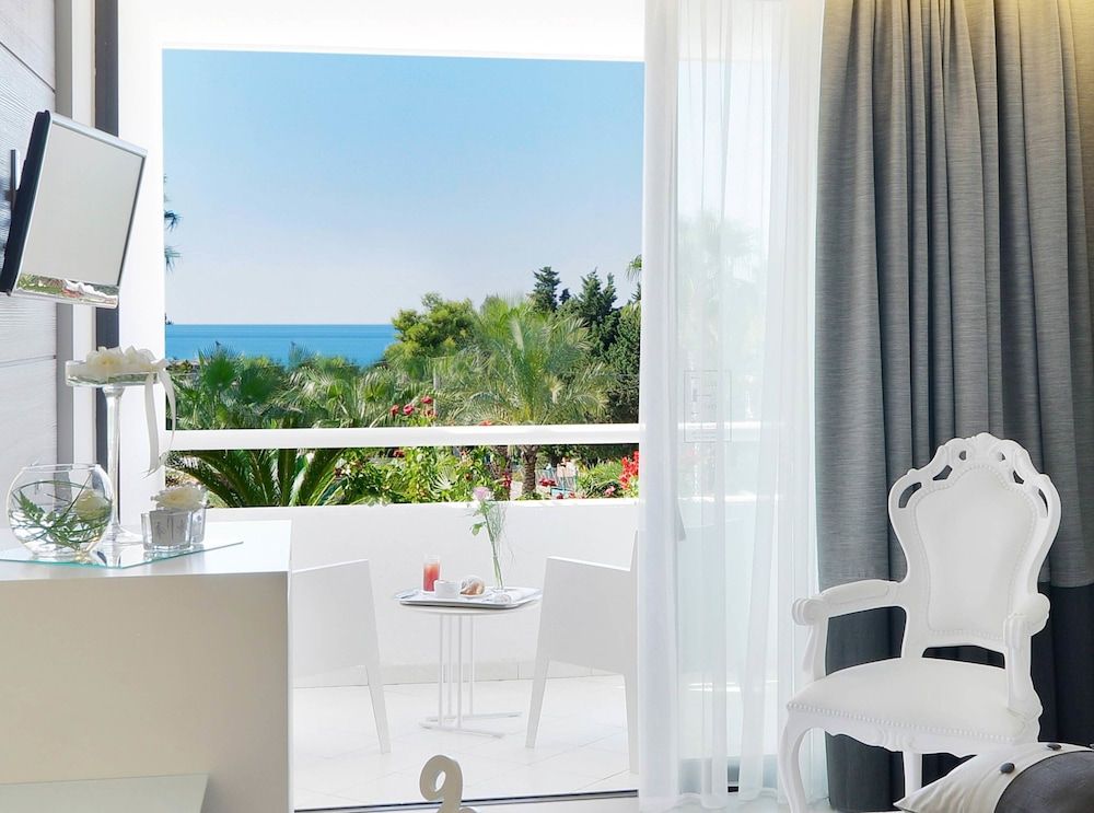 Double or Twin Room, Sea View (Prestige)