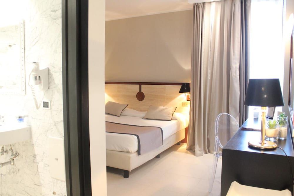 Room with double bed (elegance small)