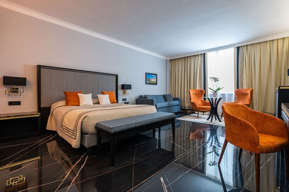 Junior Studio Suite