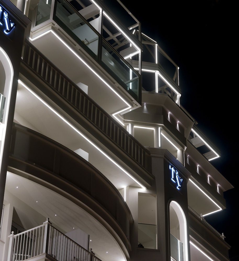 Front of property - evening/night