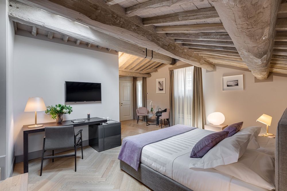 Palazzo Dipinto Junior Suite