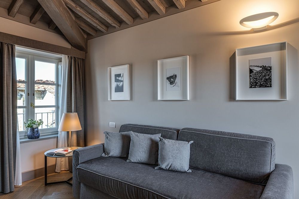 Palazzo Dipinto Junior Suite 23