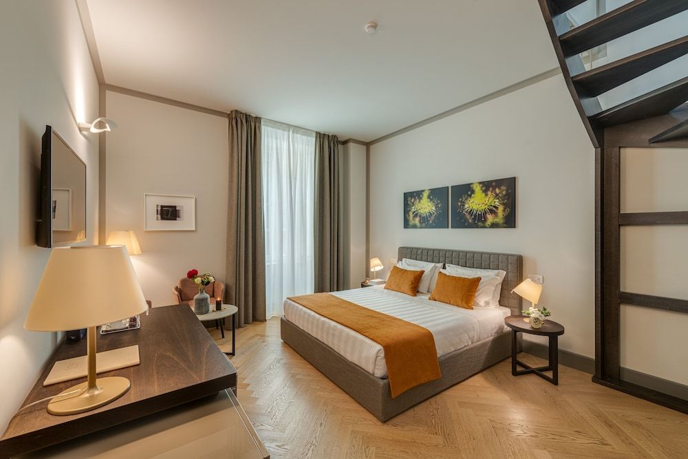 Palazzo Dipinto Junior Suite 4